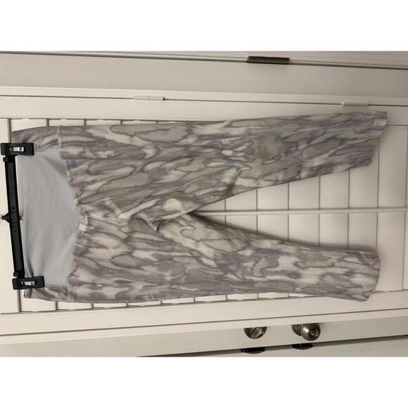 Nike dri-fit capri leggings grey tones - Picture 3 of 5